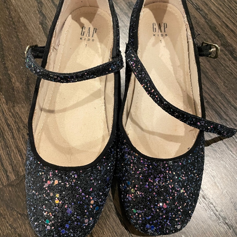 Size 1 Gap Sparkle Shoes